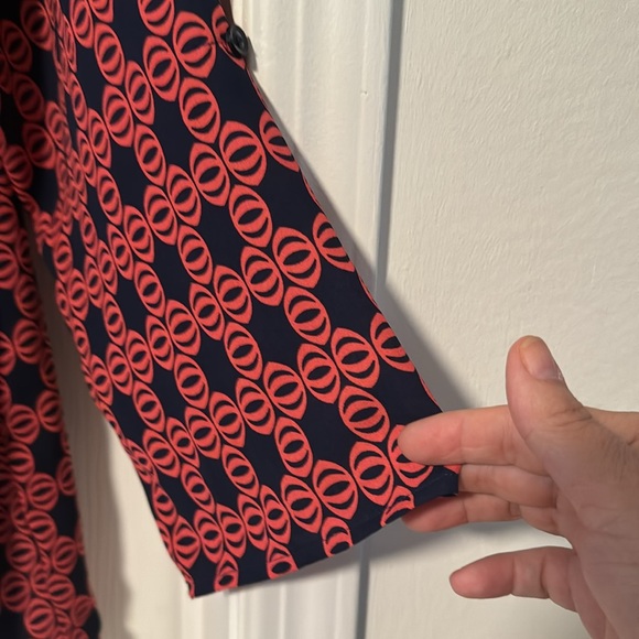 Beautiful Pink Rose 3/4 sleeve v-neck blouse. - Picture 3 of 6